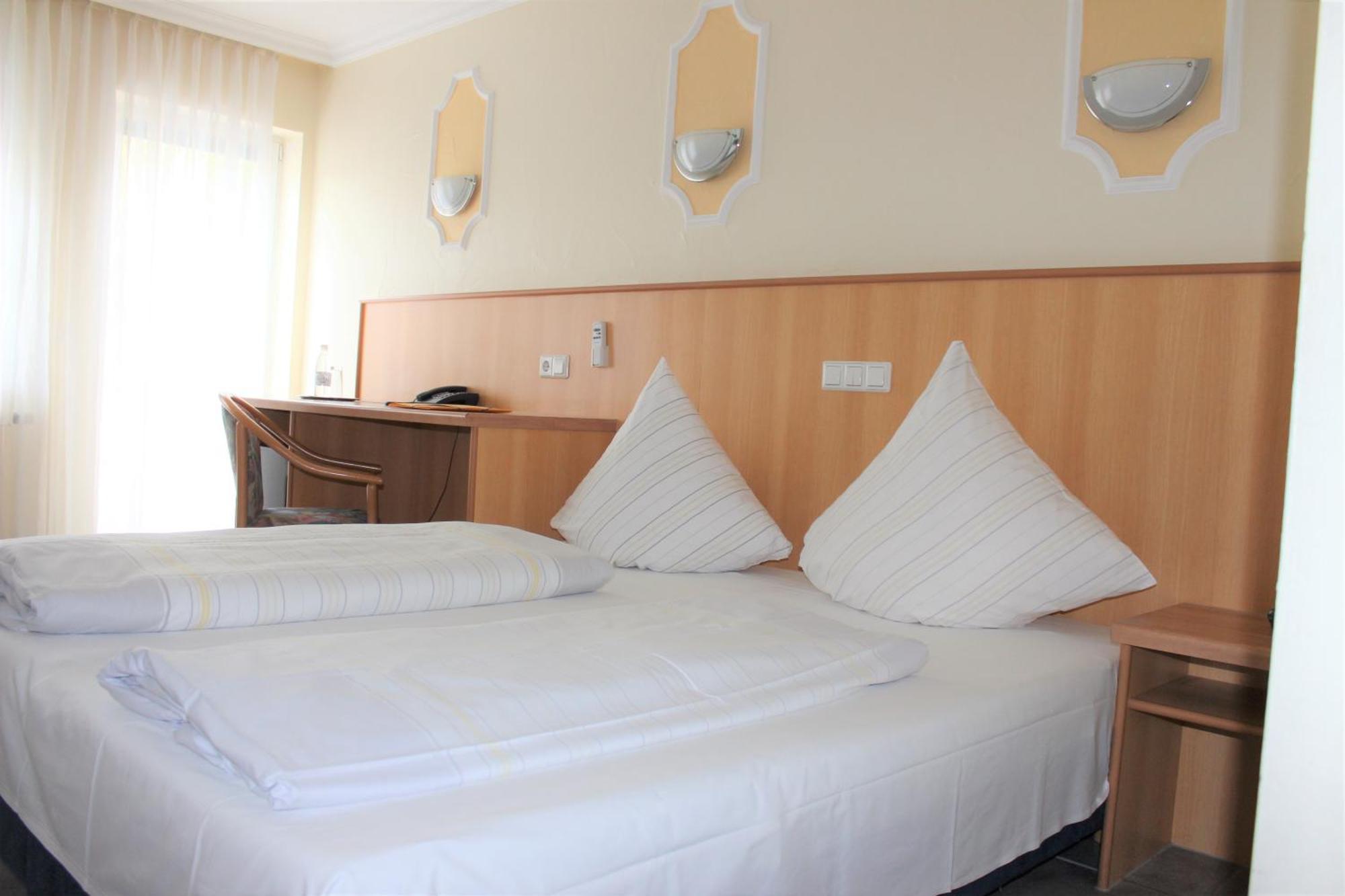 Hotel America Ramstein-Miesenbach Habitación foto